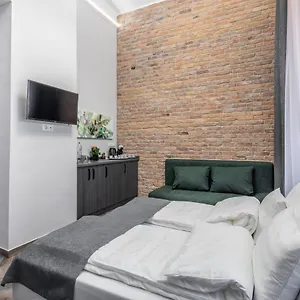 https://stunning-apt-with-ac-netflix-in-the-heart-of-bp.inbudapesthotels.com